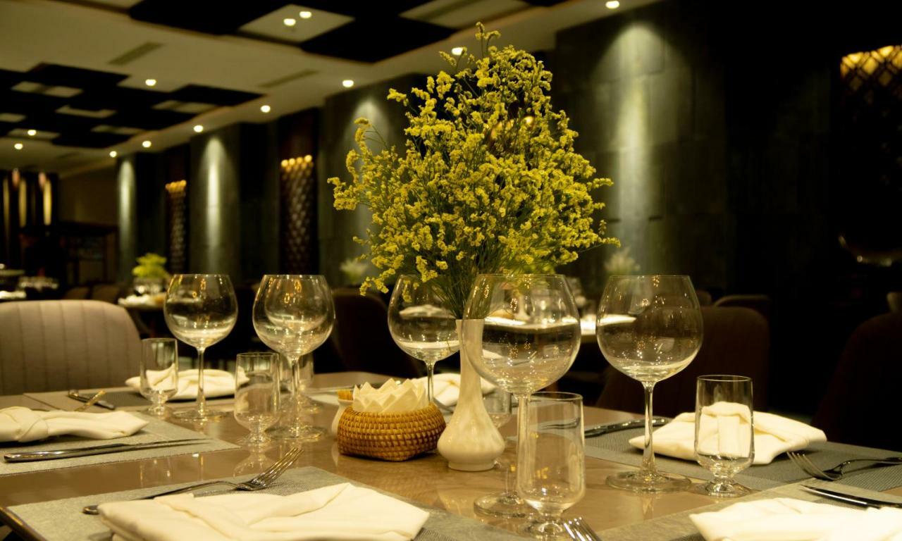 Dong Duong Hotel & Suites - Afternoon Tea Inclusive - Very Central Дананг Екстер'єр фото